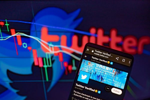 Should you pay for Meta’s and Twitter’s verified identity subscriptions? A social media researcher explains how the choice you face affects everyone else